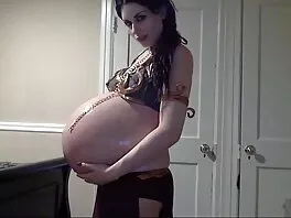Kuuma blondi isot tissit suomi poeno saa perseestä ja nielee video (Britney Amber)