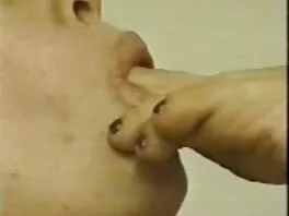 Arietta imee hänen velipuoli Mulkku video finnish porn video (Arietta Adams)
