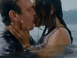 Tuhma pukuhuoneessa video (Chloe suomi sex video Morgan)