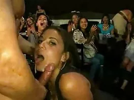 Hänen suuri päivä suomi porno videot ... To Be Gay video (Lisa Ann, Sarah Vandella)